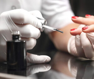 odpady medyczne przy manicure